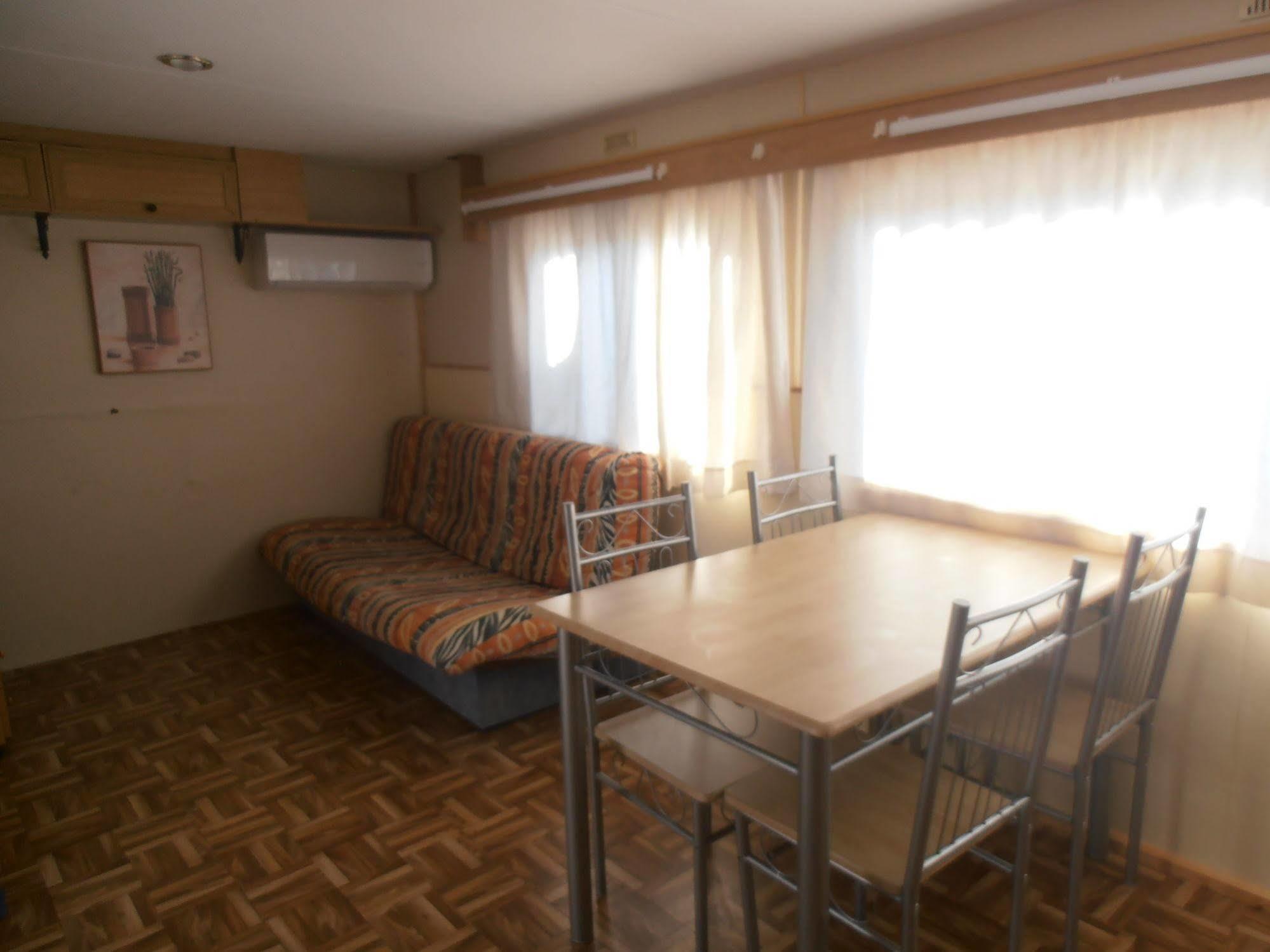 Hotel Oasis Country Park Rugat Zewnętrze zdjęcie